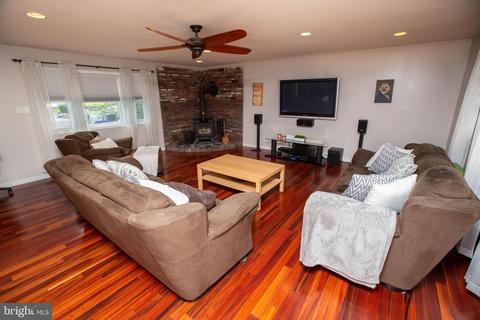 208 Braddock, Williamstown, NJ 08094 photo 7