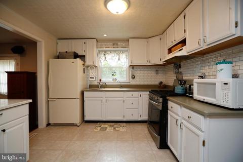 208 Braddock, Williamstown, NJ 08094 photo 18