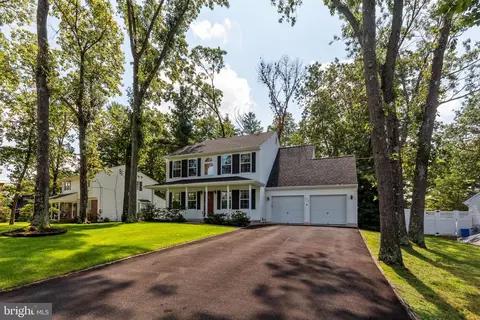 122 Lakeshore Dr, Hammonton, NJ 08037