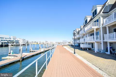 33 Chelsea Ct, Atlantic City, NJ 08401