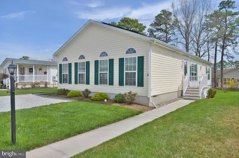4 Maple Ct, Mays Landing, NJ 08330