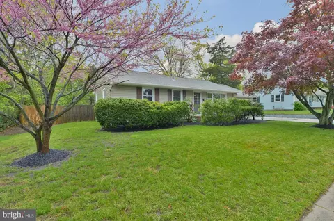 611 Pitney Rd, Absecon, NJ 08201