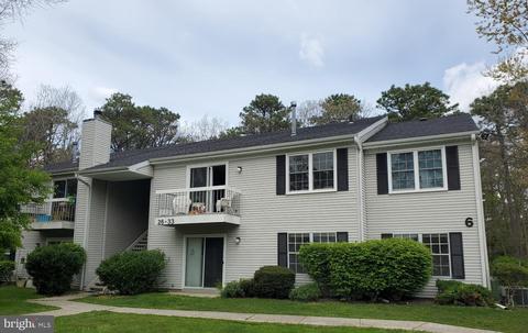 33 Club Pl, Galloway, NJ 08205