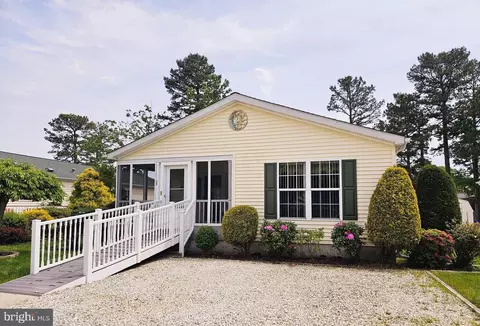 15 Fernwood Ln, Mays Landing, NJ 08330