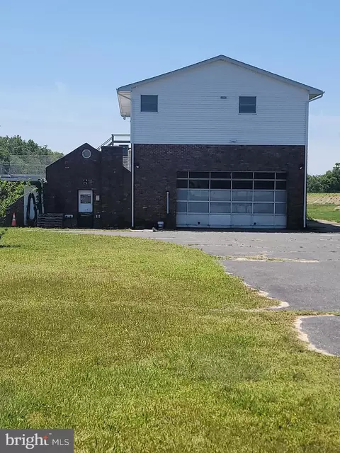 581 Forest Grove Rd, Vineland, NJ 08360