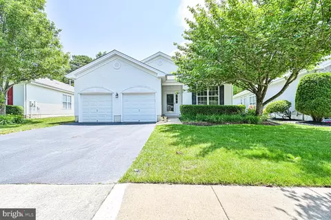 110 Hyannis Ct, Galloway, NJ 08205