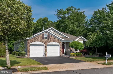 3 Highbury Ct, Galloway, NJ 08205