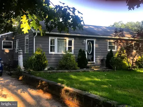 220 Sherwood Dr, Williamstown, NJ 08094