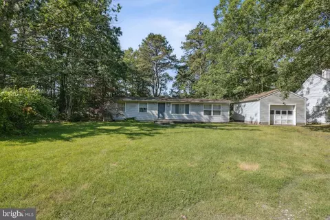 17 Brown Ave, Egg Harbor Township, NJ 08234