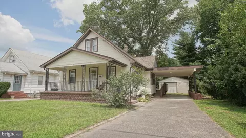 323 N Washington Ave, Hammonton, NJ 08037