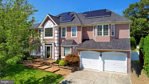 201 Peach Tree Ln, Egg Harbor Township, NJ 08234