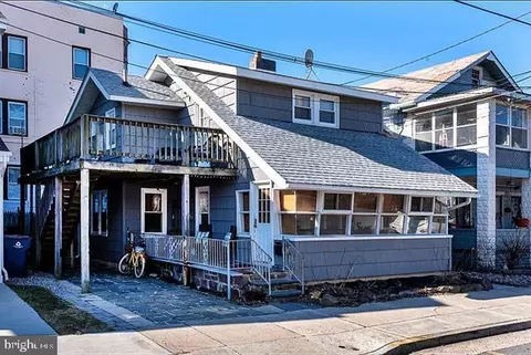 2 N Sacramento Ave, Ventnor City, NJ 08406