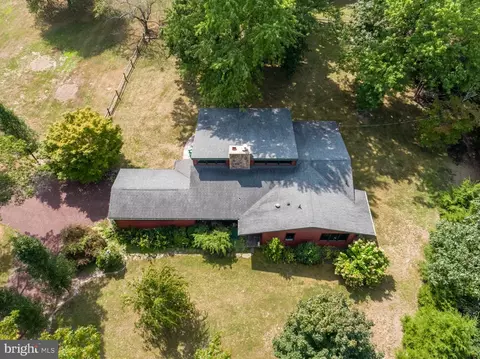 320 Waldeck Ave, Milmay, NJ 08340
