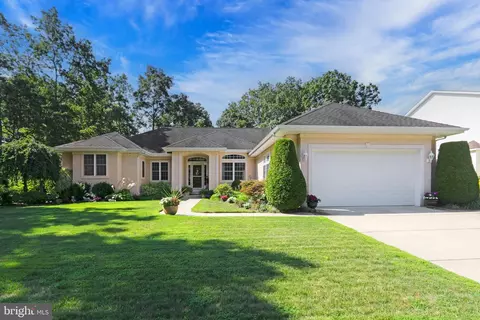 205 Castle Pine Dr, Egg Harbor Township, NJ 08234