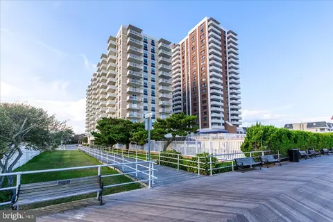 101 S Plaza Pl #911, Atlantic City, NJ 08401