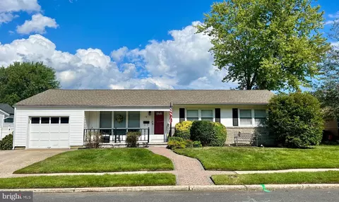 19 S Laurel Dr, Somers Point, NJ 08244