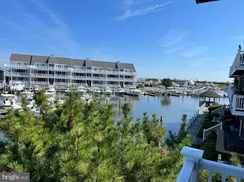 512 Harbour Cv, Somers Point, NJ 08244