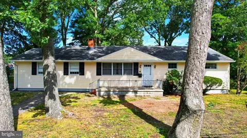 102 Mill Rd, Absecon, NJ 08201