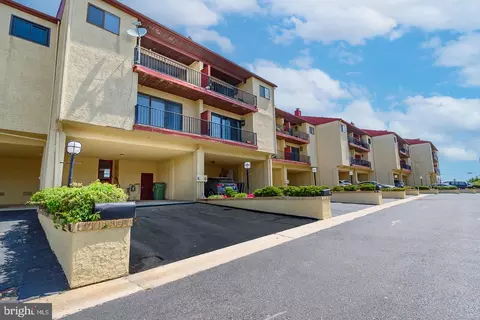 6 Empire Dr, Egg Harbor Township, NJ 08234