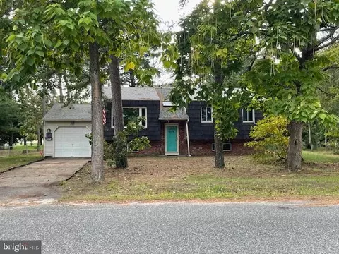 231 E Collings Dr, Williamstown, NJ 08094