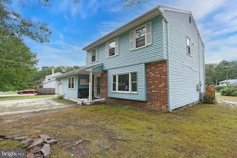 704 Angela Ct, Absecon, NJ 08205