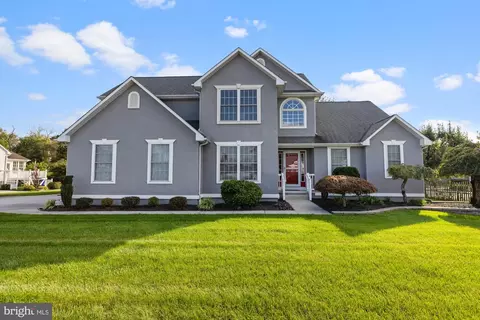 14 Samuel Dr, Hammonton, NJ 08037
