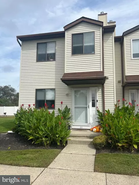 11 Jamestown Blvd, Hammonton, NJ 08037