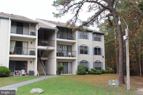 110 Federal Ct, Absecon, NJ 08205
