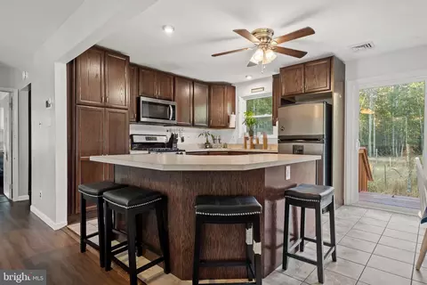 7356 Woodbury Rd, Mays Landing, NJ 08330