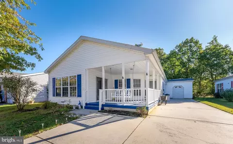 128 Oakmont Dr, Mays Landing, NJ 08330