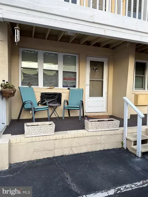 9507 Pacific Ave, Margate City, NJ 08402