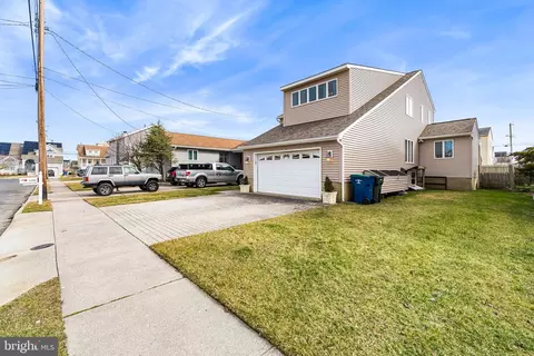 1302 Ray Ave, Brigantine, NJ 08203