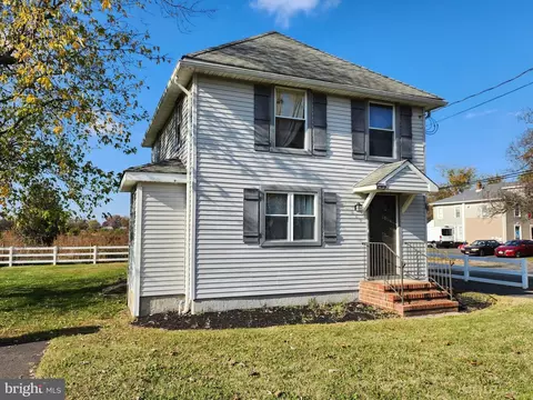 869 12th St, Hammonton, NJ 08037