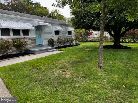 102 Lucille Dr, Egg Harbor Township, NJ 08234