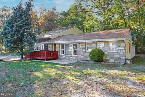 307 Orange Tree Ave, Absecon, NJ 08205