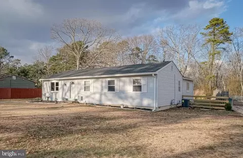 318 E Collings Dr, Williamstown, NJ 08094