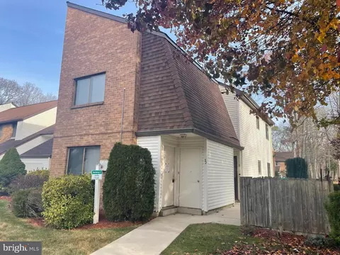 32 Country Birch Ln, Egg Harbor Township, NJ 08234