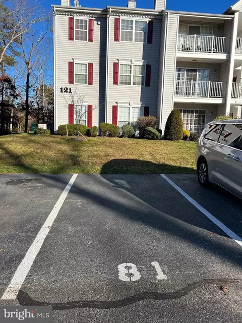 81 Apache Ct, Galloway, NJ 08205