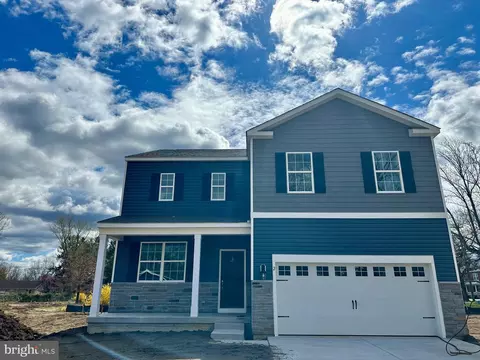 2 Arena Ct, Hammonton, NJ 08037