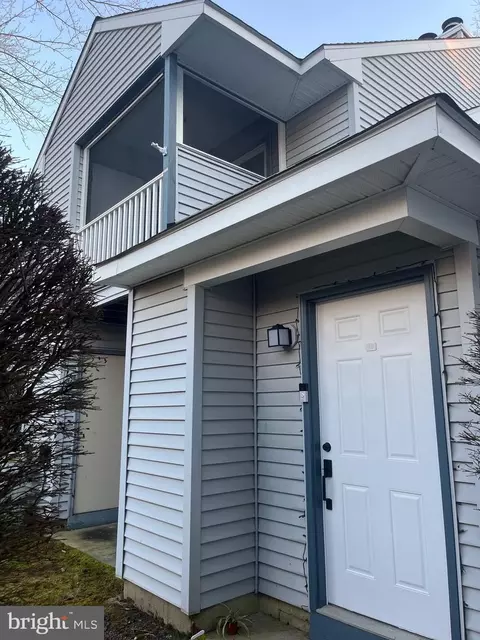 40 Waterview Dr, Absecon, NJ 08205