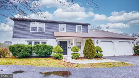 1100 Marlborough Ave, Absecon, NJ 08201