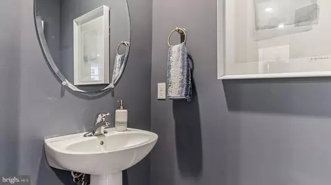 Bath - 617 Benjamin Ct, Pleasantville, NJ 08232 photo 2 of 4