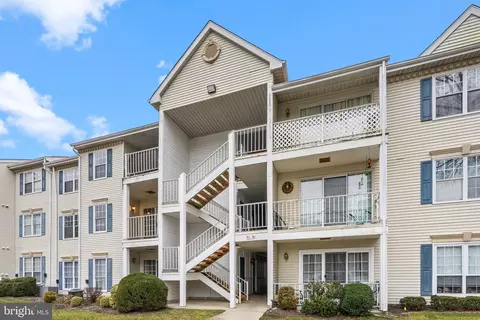 92 Iroquois Dr, Absecon, NJ 08205