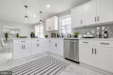 5961 Baker Ave, Mays Landing, NJ 08330