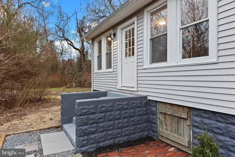 15 Lincoln Ave, Egg Harbor Township, NJ 08234