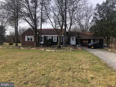 132 S Brewster Rd, Vineland, NJ 08360