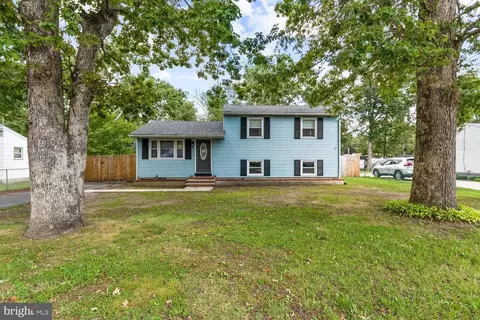 524 Cains Mill Rd, Williamstown, NJ 08094