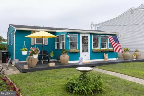 915 N Shore Dr, Brigantine, NJ 08203