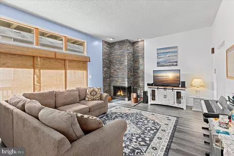 6 Coquille Beach Dr, Brigantine, NJ 08203