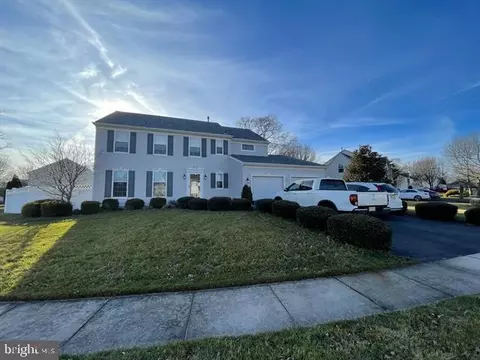1 Clover Hill Cir, Egg Harbor Township, NJ 08234